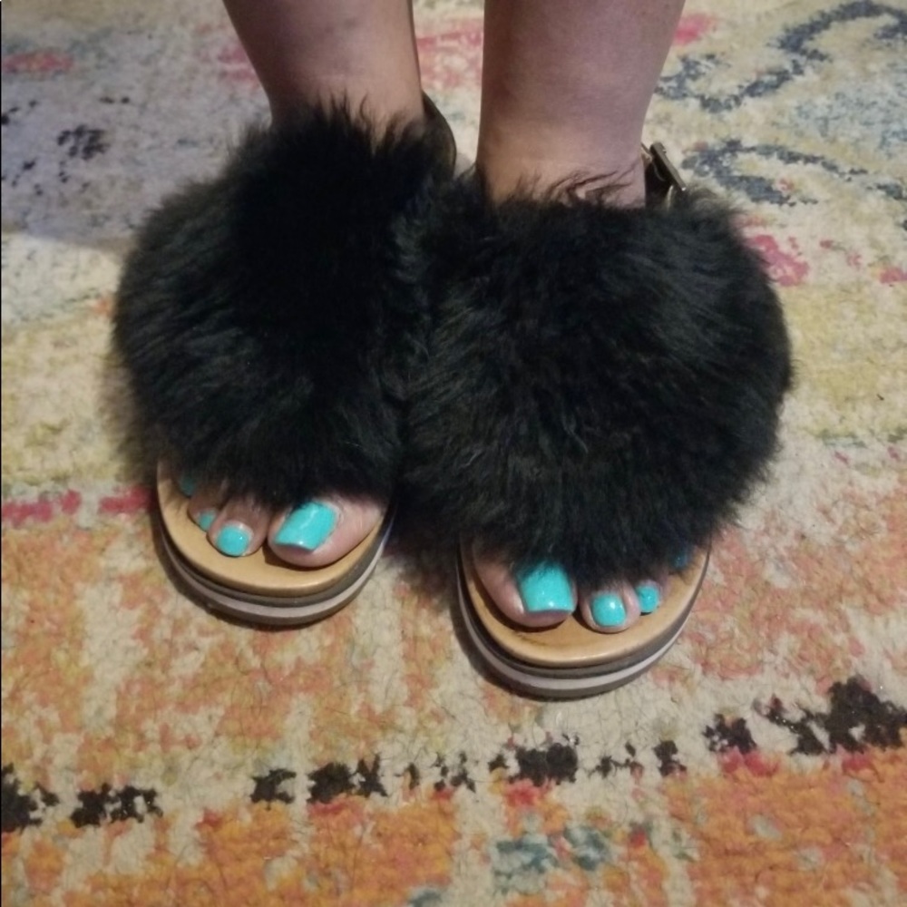 Ugg Holly sheepskin fluffy black thong sandals 11